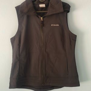 Columbia Women's Dark Brown Softshell Vest